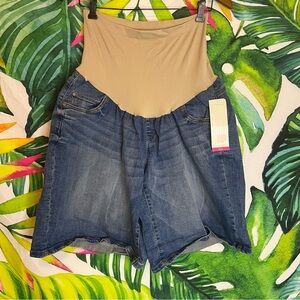 NWT $45 Two Hearts Maternity Medium Wash Comfy Denim Spring Summer Shorts